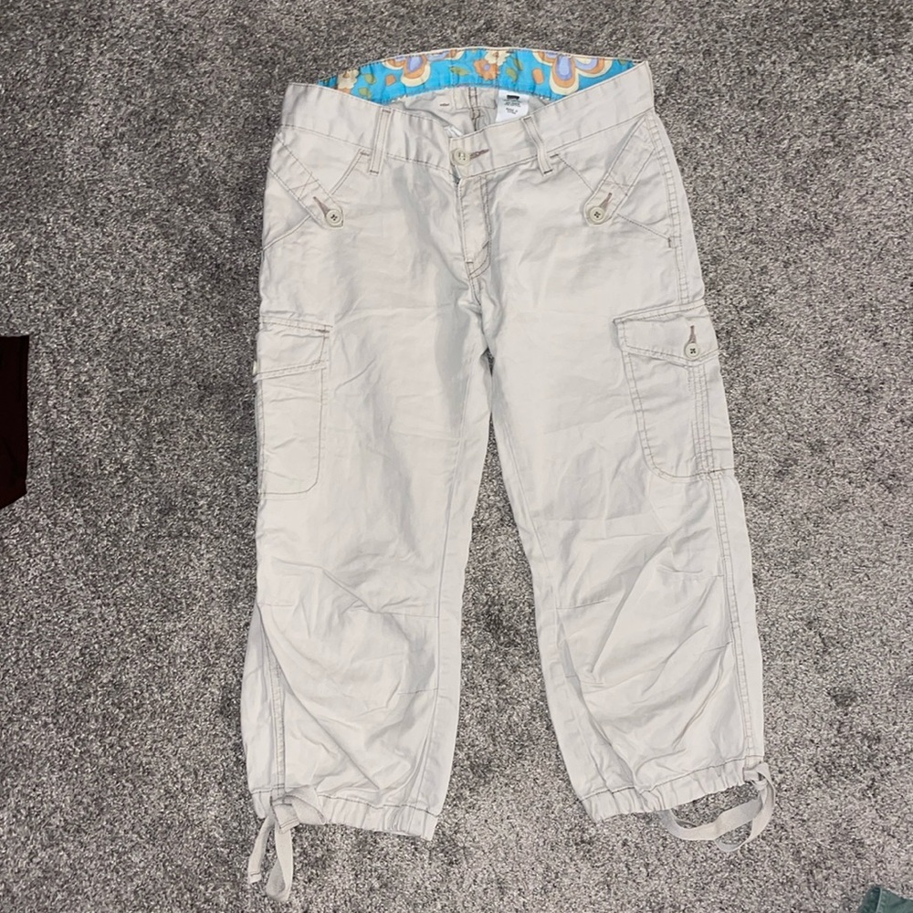 Levi’s cargo low waisted pants